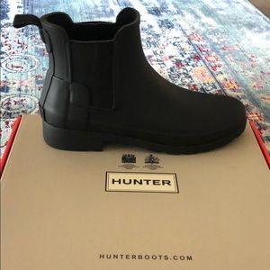 NEW Never Worn HUNTER Refined Chelsea Rain Boots.